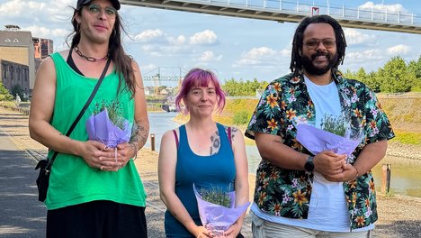 Das Bild zeigt die drei Direktkandidierenden der Linken aus den Wahlbezirken des Rhein-Kreises Neuss.